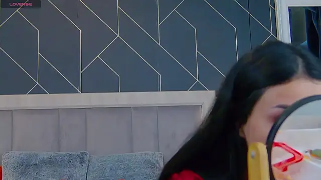 EmyLaveau online show from February 18, 2026, 6:20 am