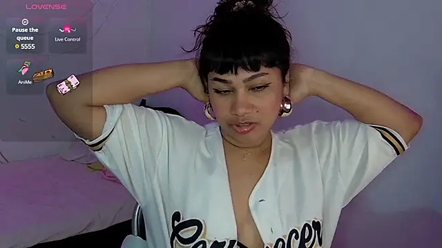 Snapshot of kiarybell__ chatting on February 23, 2025, 3:24 am kiarybell online show from February 23, 2025, 3:24 am