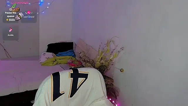 Snapshot of kiarybell__ chatting on March 2, 2025, 5:01 am kiarybell online show from March 2, 2025, 5:01 am