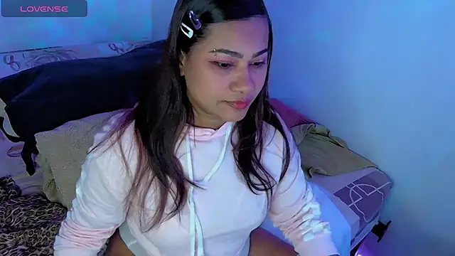 Snapshot of kiarybell__ chatting on October 24, 2025, 4:53 am kiarybell online show from October 24, 2025, 4:53 am