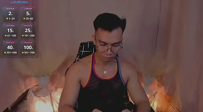 000batman000 online show from December 11, 2024, 4:18 am