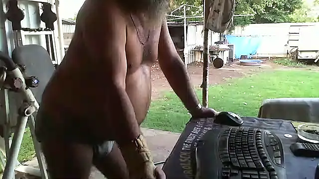 herbie010666 online show from February 8, 2025, 8:42 am