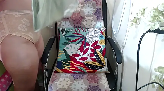 Snapshot of Skinny_regie99xxx chatting on February 26, 2025, 11:48 pm Skinny regie99xxx online show from February 26, 2025, 11:48 pm