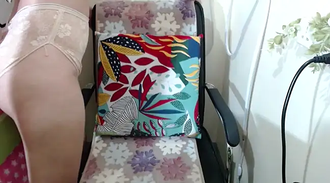 Snapshot of Skinny_regie99xxx chatting on March 18, 2025, 3:53 am Skinny regie99xxx online show from March 18, 2025, 3:53 am