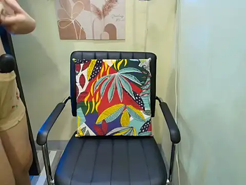 Snapshot of Skinny_regie99xxx chatting on September 27, 2025, 1:27 pm Skinny regie99xxx online show from September 27, 2025, 1:27 pm