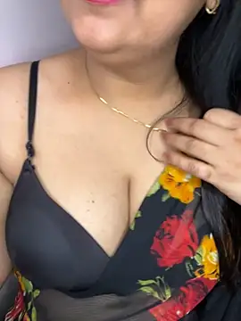 Zoya Varma004 online show from November 28, 2025, 9:34 am