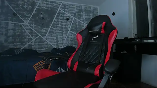 Snapshot of leonidas_18k chatting on February 4, 2026, 10:15 pm leonidas 18k online show from February 4, 2026, 10:15 pm