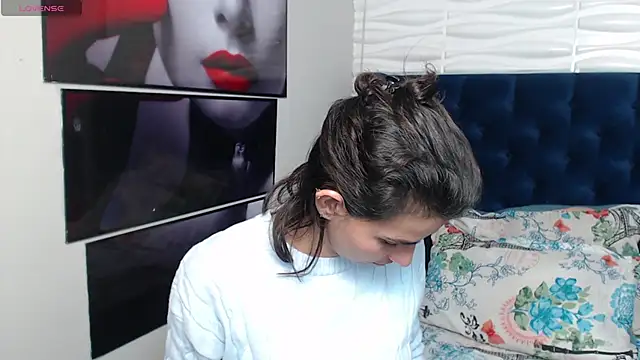 Eva-Williams online show from February 13, 2025, 2:45 am