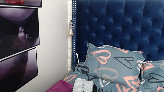 Eva-Williams online show from February 24, 2025, 9:41 pm