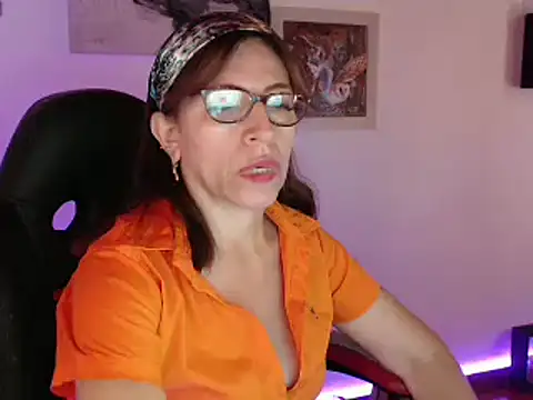 Snapshot of Chayla_Ruiz chatting on February 11, 2025, 4:46 pm Chayla Ruiz online show from February 11, 2025, 4:46 pm