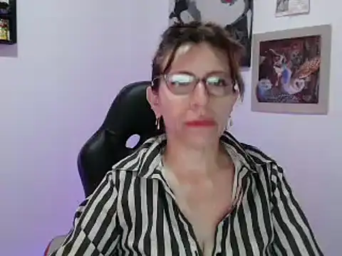 Snapshot of Chayla_Ruiz chatting on February 12, 2025, 1:06 pm Chayla Ruiz online show from February 12, 2025, 1:06 pm