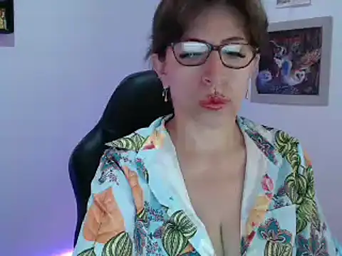 Snapshot of Chayla_Ruiz chatting on February 13, 2025, 12:00 pm Chayla Ruiz online show from February 13, 2025, 12:00 pm