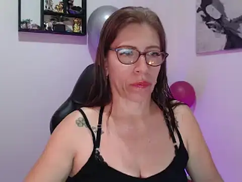 Snapshot of Chayla_Ruiz chatting on March 13, 2025, 9:37 pm Chayla Ruiz online show from March 13, 2025, 9:37 pm