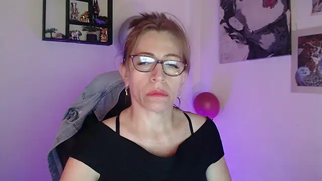 Snapshot of Chayla_Ruiz chatting on March 22, 2025, 1:08 pm Chayla Ruiz online show from March 22, 2025, 1:08 pm