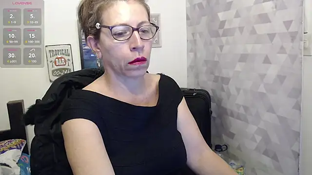 Snapshot of Chayla_Ruiz chatting on September 8, 2025, 8:19 pm Chayla Ruiz online show from September 8, 2025, 8:19 pm