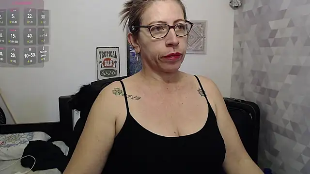 Snapshot of Chayla_Ruiz chatting on September 22, 2025, 11:56 am Chayla Ruiz online show from September 22, 2025, 11:56 am