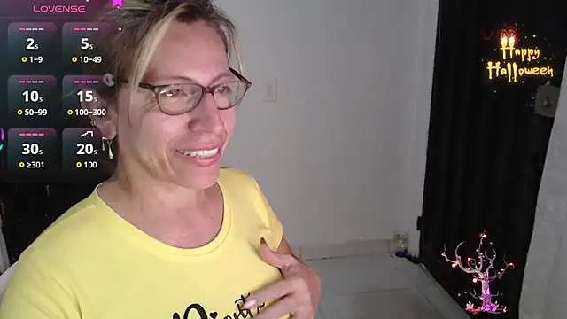 Snapshot of Chayla_Ruiz chatting on November 10, 2025, 10:20 pm Chayla Ruiz online show from November 10, 2025, 10:20 pm