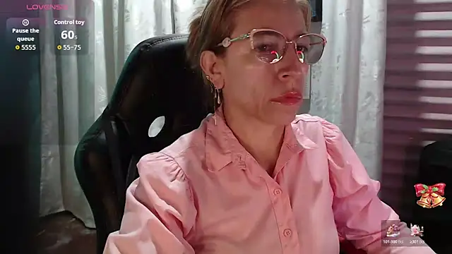 Snapshot of Chayla_Ruiz chatting on February 3, 2026, 12:21 pm Chayla Ruiz online show from February 3, 2026, 12:21 pm