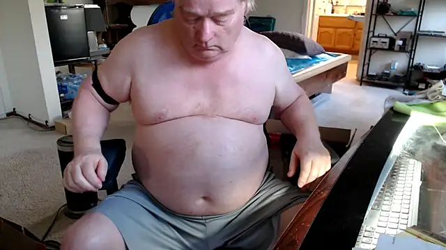 Snapshot of HomerPrice chatting on February 8, 2026, 4:21 pm HomerPrice online show from February 8, 2026, 4:21 pm