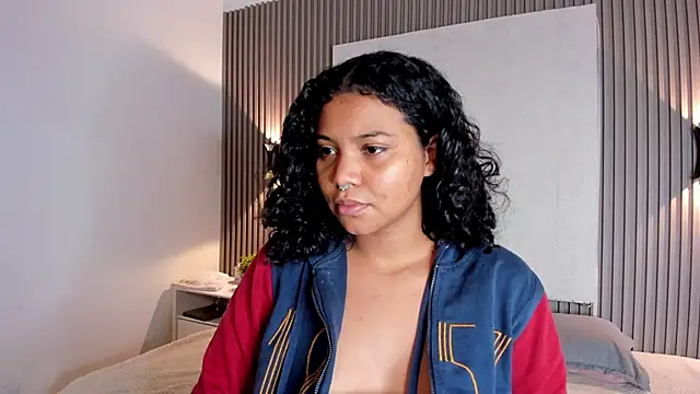 Snapshot of Zafiiraa chatting on January 7, 2026, 12:51 pm Zafiiraa online show from January 7, 2026, 12:51 pm