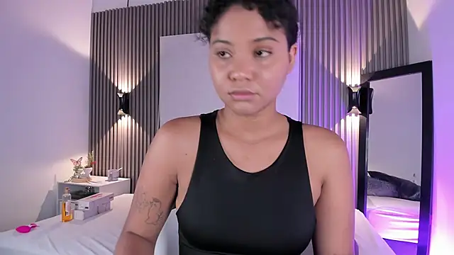 Snapshot of Zafiiraa chatting on February 21, 2026, 11:44 am Zafiiraa online show from February 21, 2026, 11:44 am