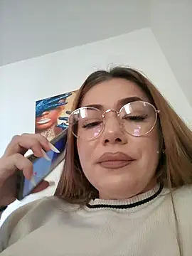 Snapshot of Ella_sweety chatting on February 10, 2026, 10:52 am Ella sweety online show from February 10, 2026, 10:52 am