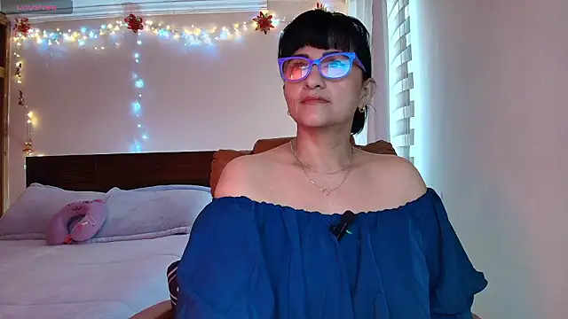 Snapshot of ISABEEL_SOFIA01 chatting on February 28, 2026, 12:50 pm ISABEEL SOFIA01 online show from February 28, 2026, 12:50 pm