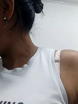 Snapshot of hanna_girl21 chatting on February 13, 2026, 7:32 pm hanna girl21 online show from February 13, 2026, 7:32 pm