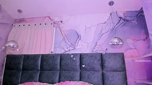 AntonellaRossi online show from February 28, 2026, 6:42 pm