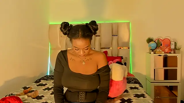 viioolleettaa online show from December 16, 2024, 2:16 pm