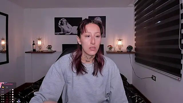 Mariana Joness online show from October 11, 2025, 2:11 am