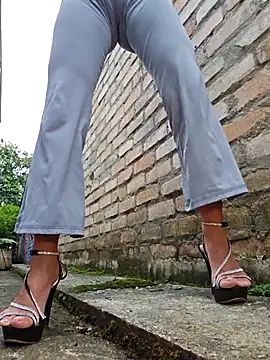 Snapshot of Yuky_ta chatting on February 4, 2026, 1:06 pm Yuky ta online show from February 4, 2026, 1:06 pm