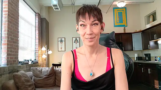 Snapshot of EveEnigma chatting on January 15, 2026, 7:06 pm EveEnigma online show from January 15, 2026, 7:06 pm