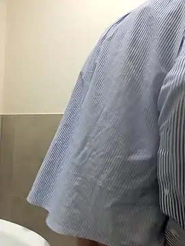 Snapshot of DaddyCumBumZA chatting on December 17, 2024, 12:33 pm DaddyCumBumZA online show from December 17, 2024, 12:33 pm