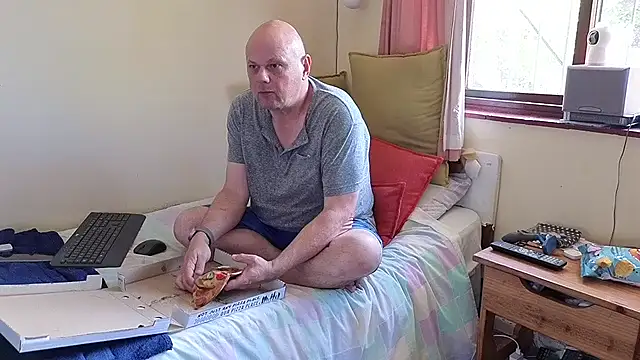 Snapshot of DaddyCumBumZA chatting on December 21, 2024, 11:22 am DaddyCumBumZA online show from December 21, 2024, 11:22 am