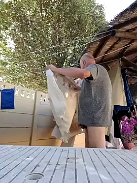 Snapshot of DaddyCumBumZA chatting on December 21, 2024, 2:58 pm DaddyCumBumZA online show from December 21, 2024, 2:58 pm