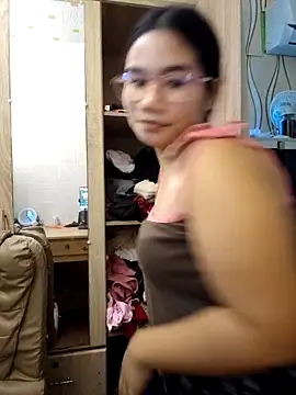 Snapshot of Kissy07 chatting on November 27, 2025, 2:13 am Kissy07 online show from November 27, 2025, 2:13 am