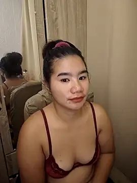 Snapshot of Kissy07 chatting on February 4, 2026, 11:09 pm Kissy07 online show from February 4, 2026, 11:09 pm