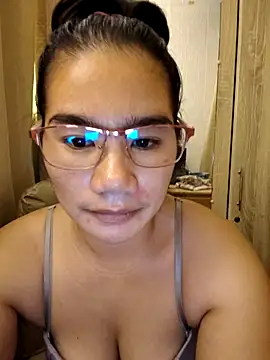 Snapshot of Kissy07 chatting on February 24, 2026, 10:19 pm Kissy07 online show from February 24, 2026, 10:19 pm