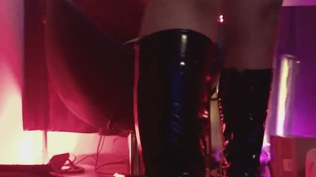 Snapshot of PerlaDivaio chatting on February 21, 2026, 12:50 pm PerlaDivaio online show from February 21, 2026, 12:50 pm