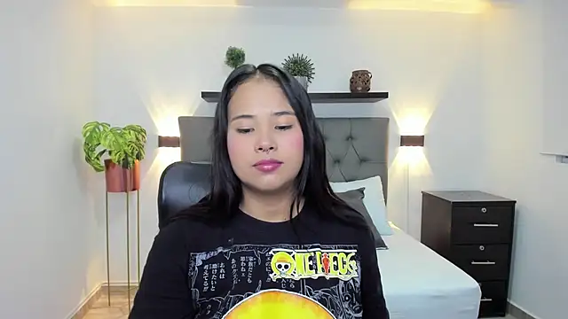 isabella florez online show from March 10, 2025, 12:04 pm