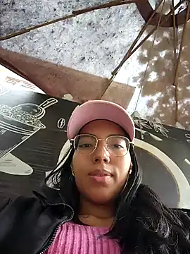 Snapshot of SheenaBrooke chatting on February 3, 2026, 5:05 am SheenaBrooke online show from February 3, 2026, 5:05 am