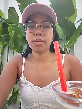 Snapshot of SheenaBrooke chatting on February 4, 2026, 4:51 am SheenaBrooke online show from February 4, 2026, 4:51 am