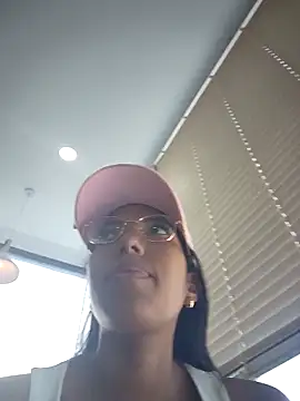 Snapshot of SheenaBrooke chatting on February 12, 2026, 5:24 am SheenaBrooke online show from February 12, 2026, 5:24 am