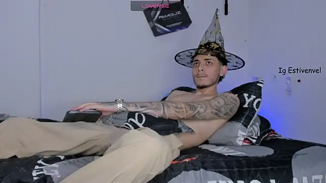 Snapshot of steve_latin chatting on October 29, 2025, 9:49 pm steve latin online show from October 29, 2025, 9:49 pm