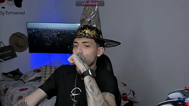 Snapshot of steve_latin chatting on October 31, 2025, 5:58 pm steve latin online show from October 31, 2025, 5:58 pm