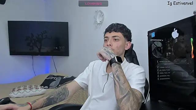 Snapshot of steve_latin chatting on February 19, 2026, 2:18 am steve latin online show from February 19, 2026, 2:18 am