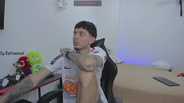 Snapshot of steve_latin chatting on February 26, 2026, 10:42 pm steve latin online show from February 26, 2026, 10:42 pm