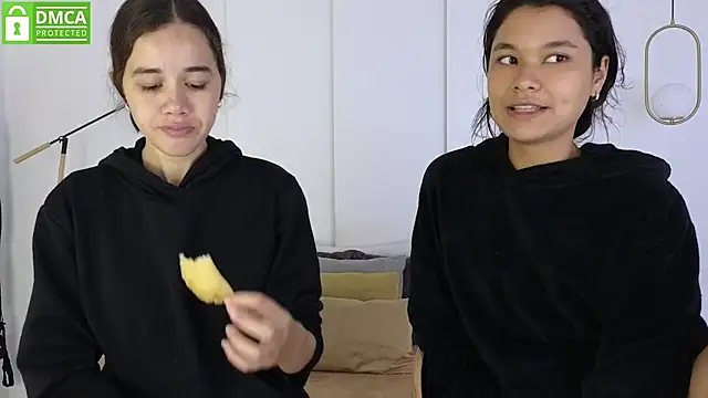 Snapshot of sexychanell_18 chatting on February 13, 2026, 1:40 pm sexychanell 18 online show from February 13, 2026, 1:40 pm