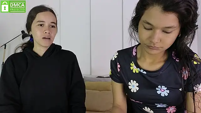 Snapshot of sexychanell_18 chatting on February 28, 2026, 1:23 pm sexychanell 18 online show from February 28, 2026, 1:23 pm